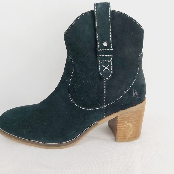 𝅺HUSH PUPPIES suede black heeled booties size 9 - Picture 1 of 11